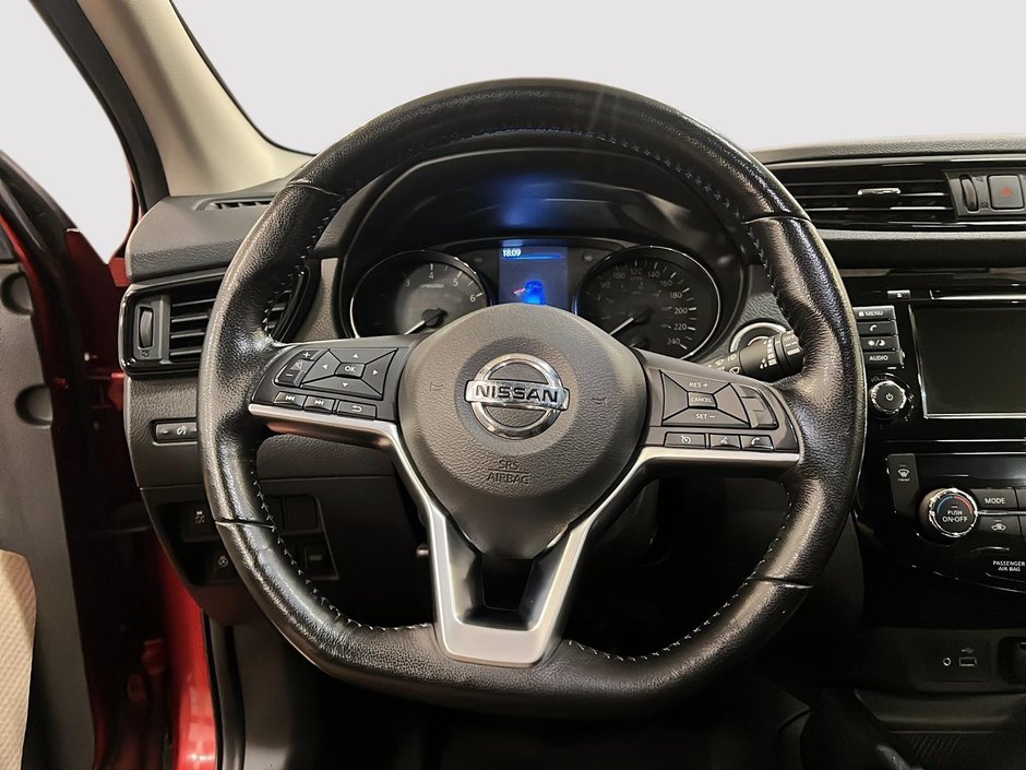 2020 Nissan Qashqai SV-10