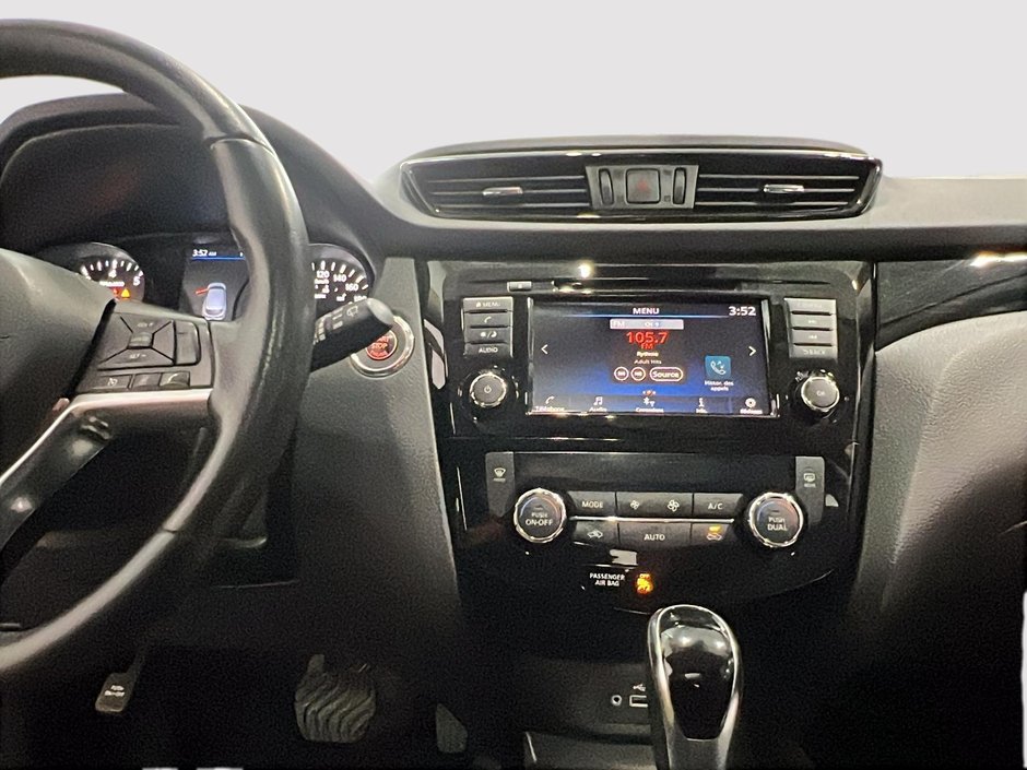 Nissan Qashqai SV 2020-15