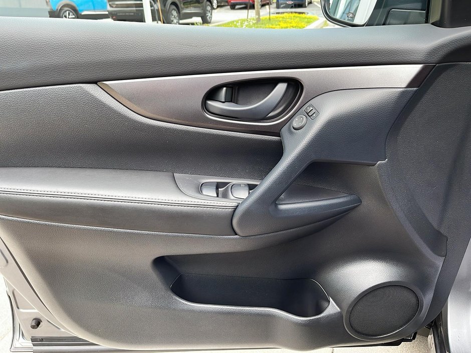 2023 Nissan Qashqai S AWD-10