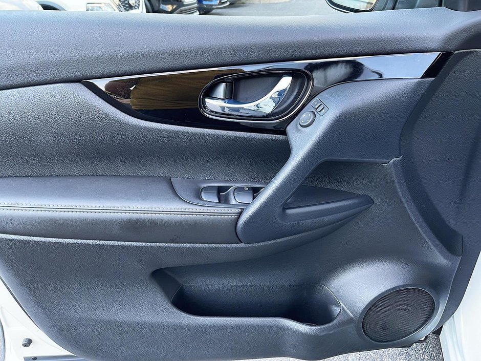 2023 Nissan Qashqai SL-10