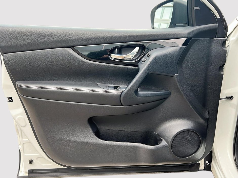 2023 Nissan Qashqai SV-10