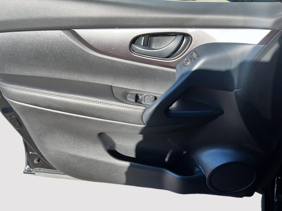 2023 Nissan Qashqai S-10