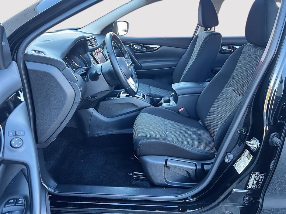 Nissan Qashqai SV 2023-8