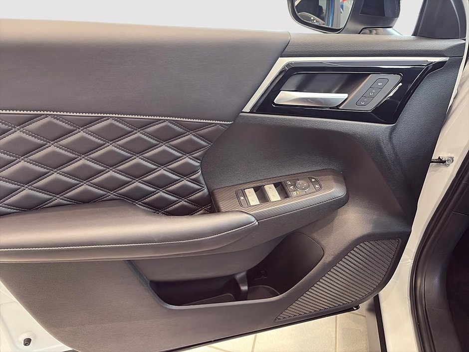 2026 Nissan Rogue Plug-In Hybrid Platinum-10