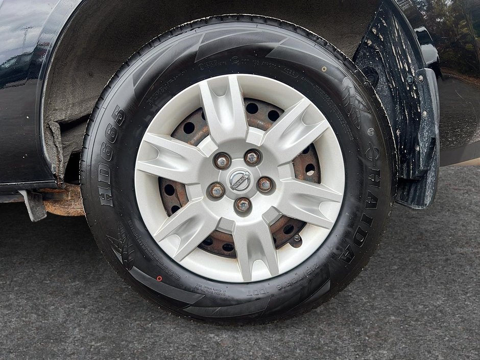 Nissan Rogue S 2012-6