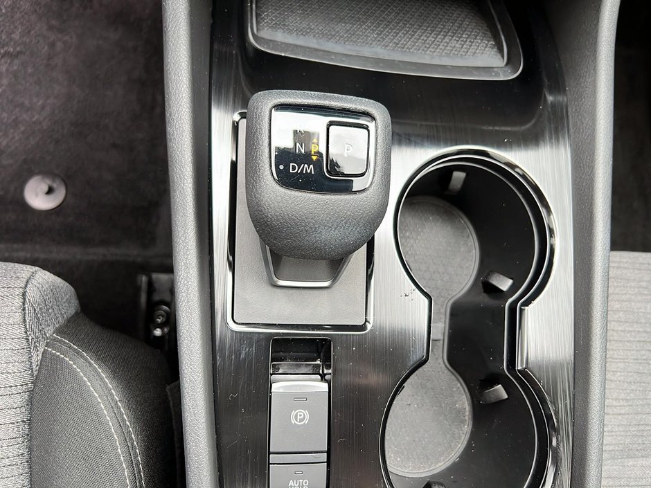 Nissan Rogue SV AWD 2023-13