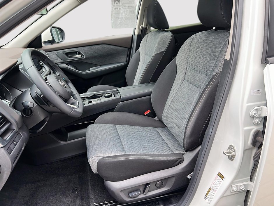 Nissan Rogue SV AWD 2023-8