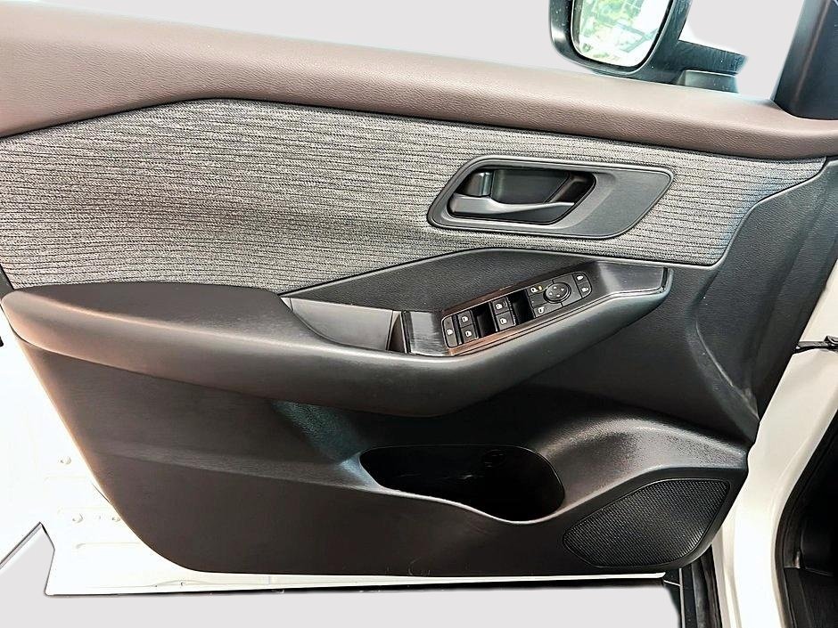 2023 Nissan Rogue S-8