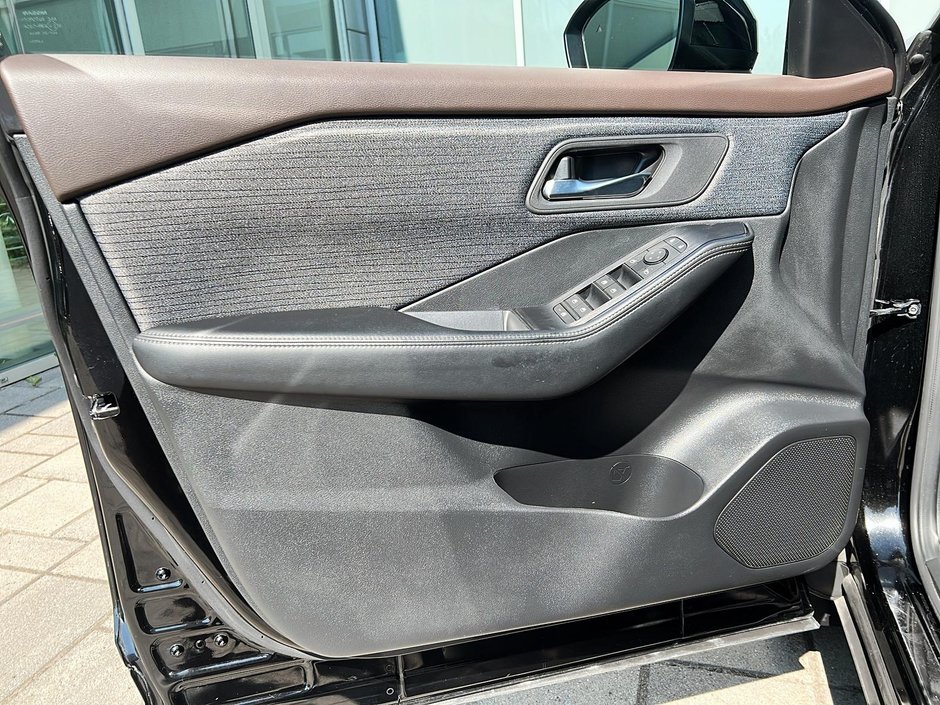 Nissan Rogue SV AWD 2023-10