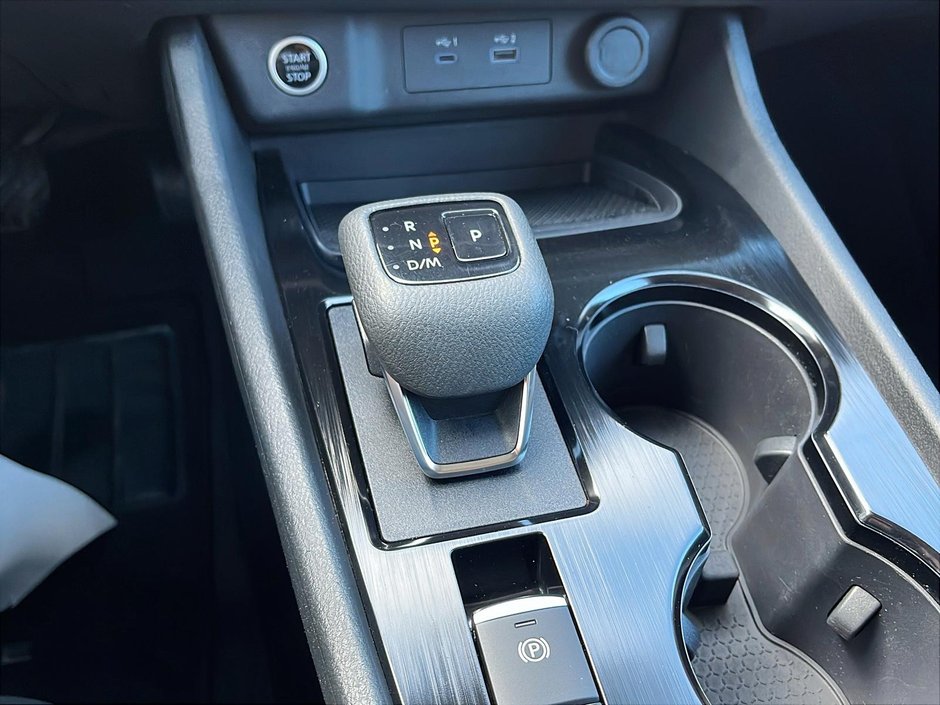 Nissan Rogue S AWD 2023-14