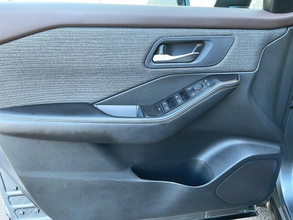 2023 Nissan Rogue S-10
