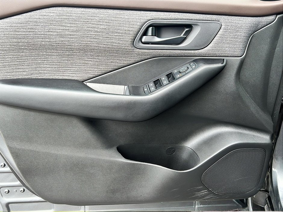 2023 Nissan Rogue S-10