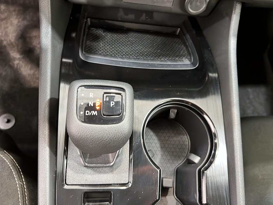 2023 Nissan Rogue S awd-12