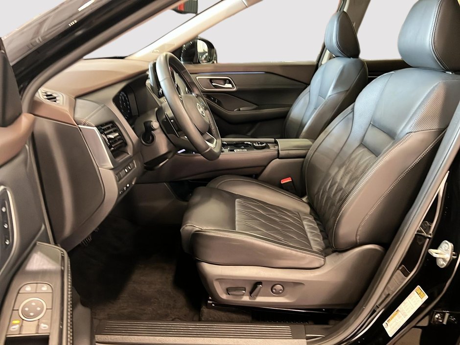 Nissan Rogue Platinum 2023-8