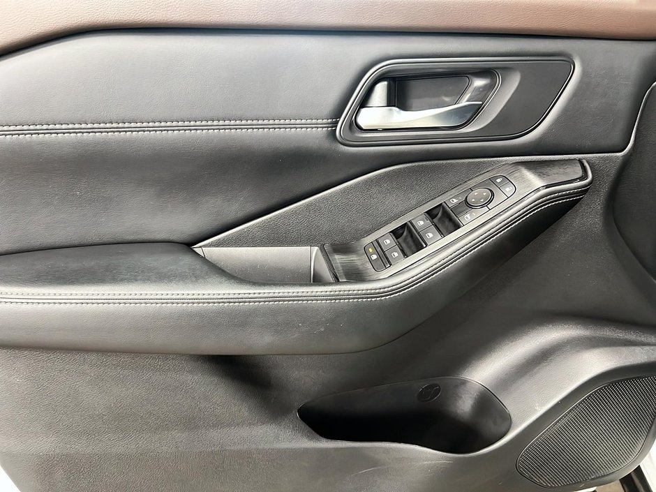 Nissan Rogue SV 2023-9