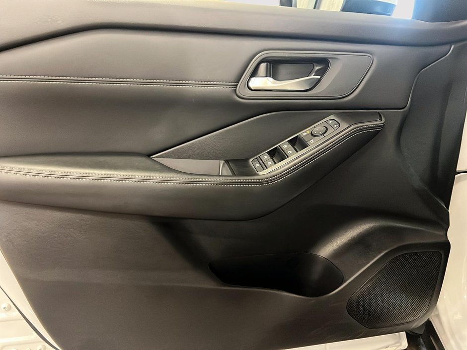 2024 Nissan Rogue SV Moonroof-10