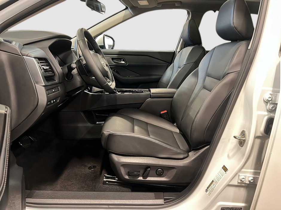 2024 Nissan Rogue SV Moonroof-8