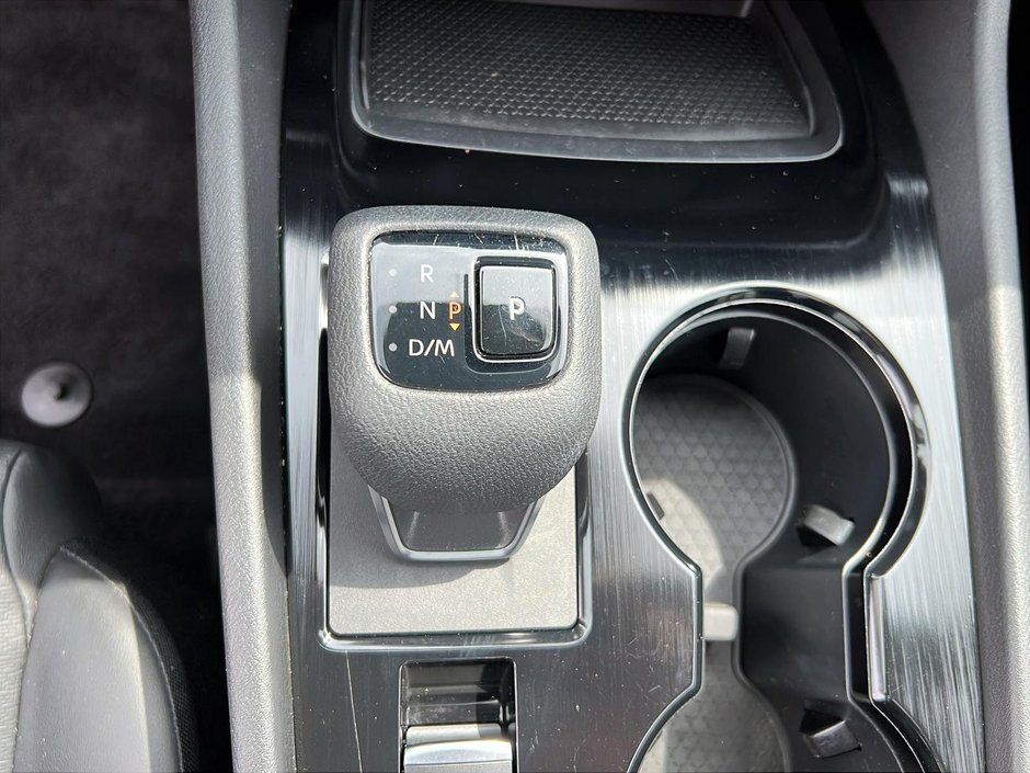 2024 Nissan Rogue SV Moonroof-12