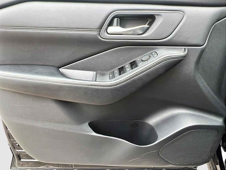 Nissan Rogue SV Moonroof 2024-10