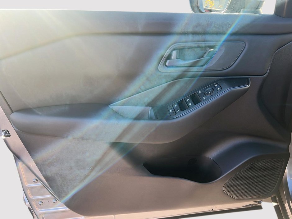 Nissan Rogue S 2025-10