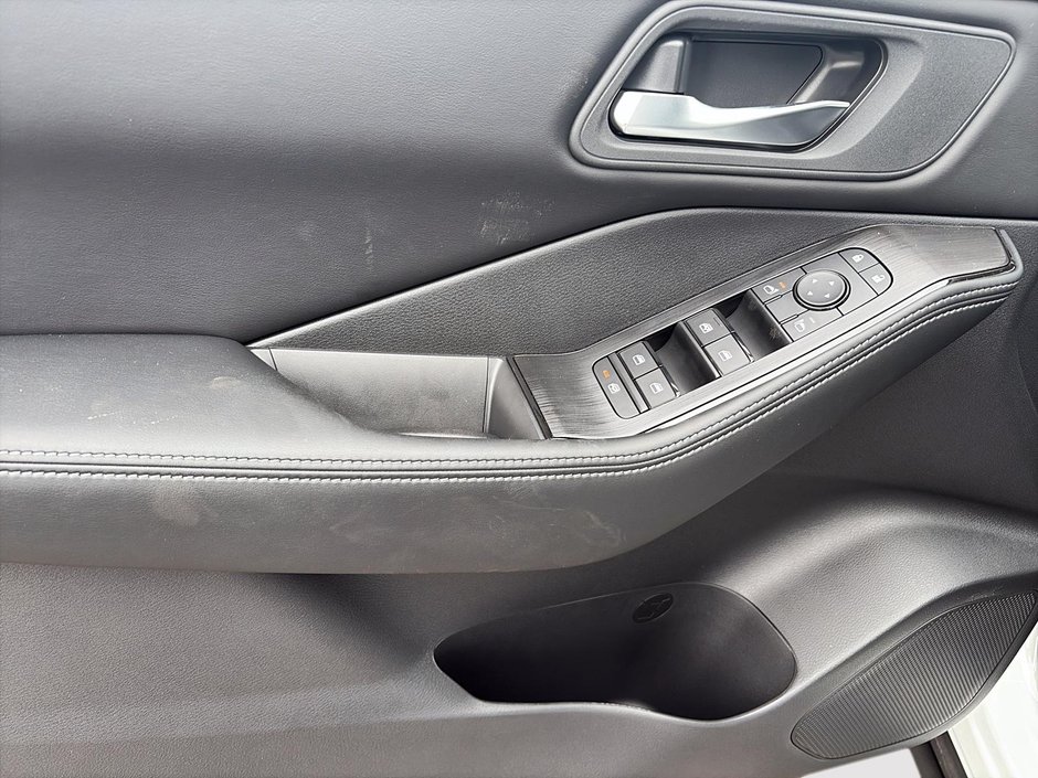2026 Nissan Rogue SV Moonroof-9
