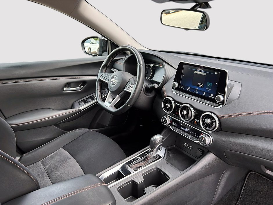 Nissan Sentra SR 2023-17