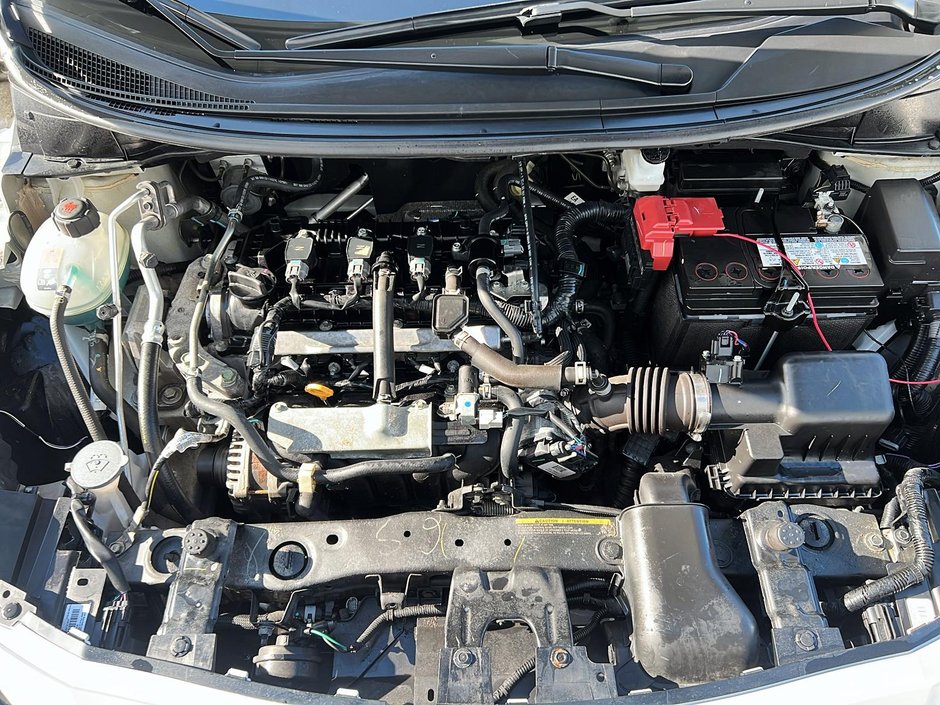 Nissan Versa SR 2023-7