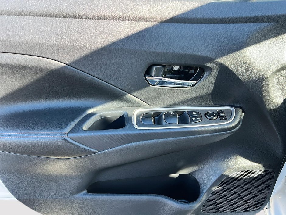 Nissan Versa SR 2023-10