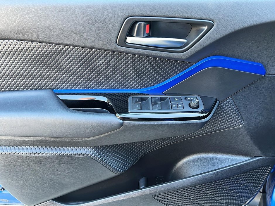 Toyota C-HR XLE 2021-10