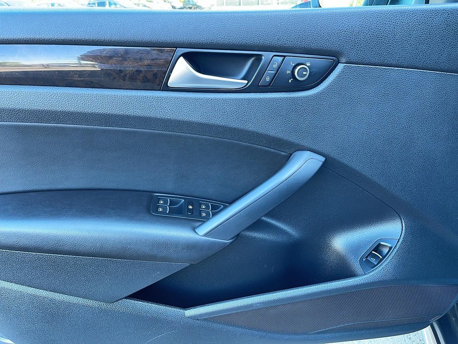 2015 Volkswagen Passat Highline-11