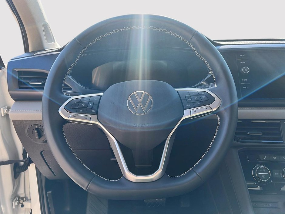 2024 Volkswagen Taos Comfortline-11