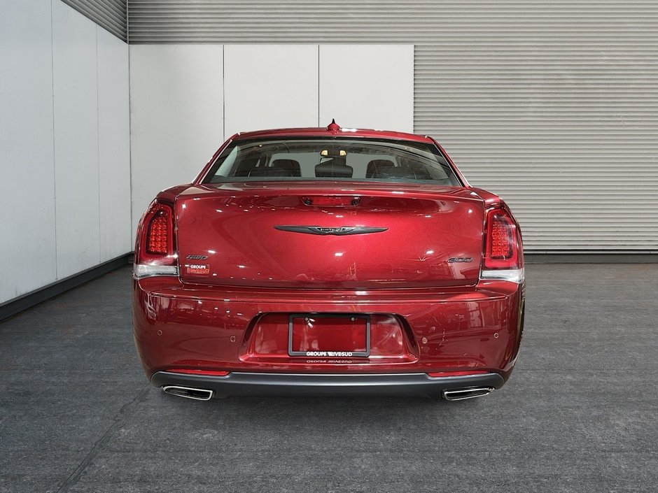 2022 Chrysler 300 TOURING L AWD-2