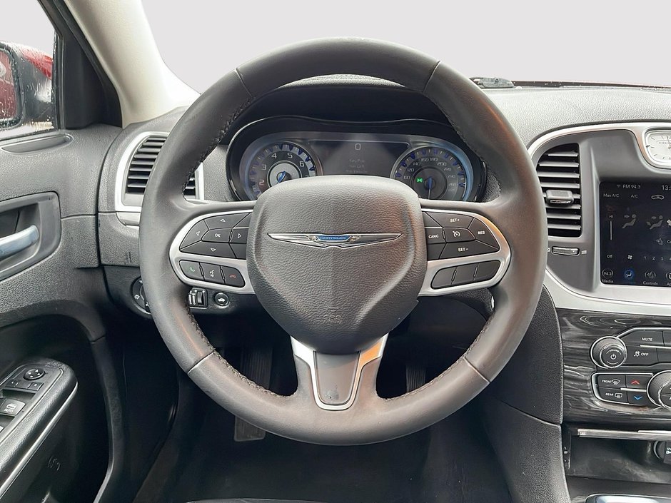 2022 Chrysler 300 TOURING L AWD-11