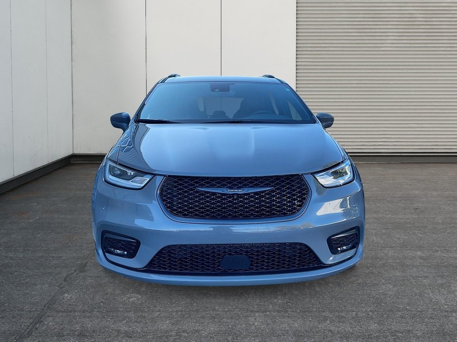 2022 Chrysler Pacifica TOURING L-1