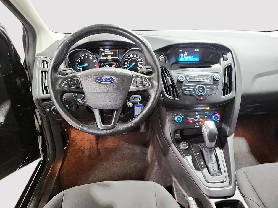 2015 Ford Focus SE-9