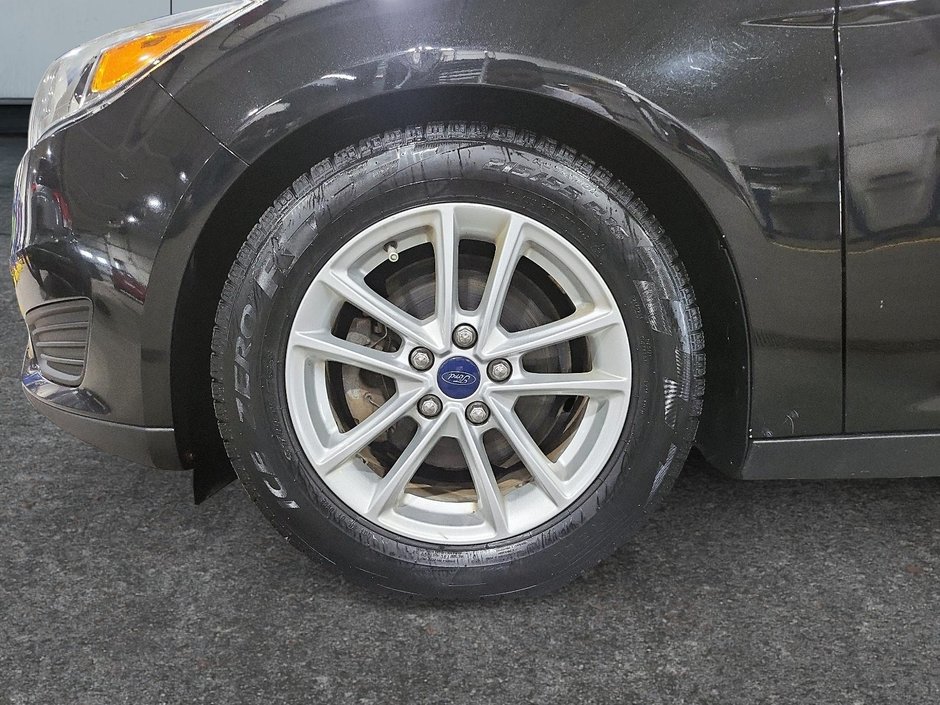 2015 Ford Focus SE-6