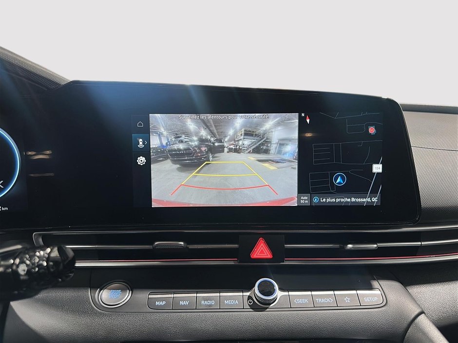 2025 Hyundai Elantra Preferred  Ensemble Tech-16