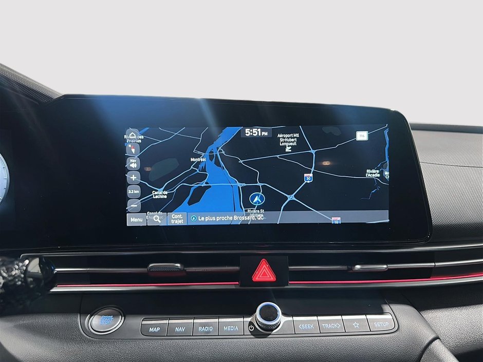 2025 Hyundai Elantra Preferred  Ensemble Tech-17