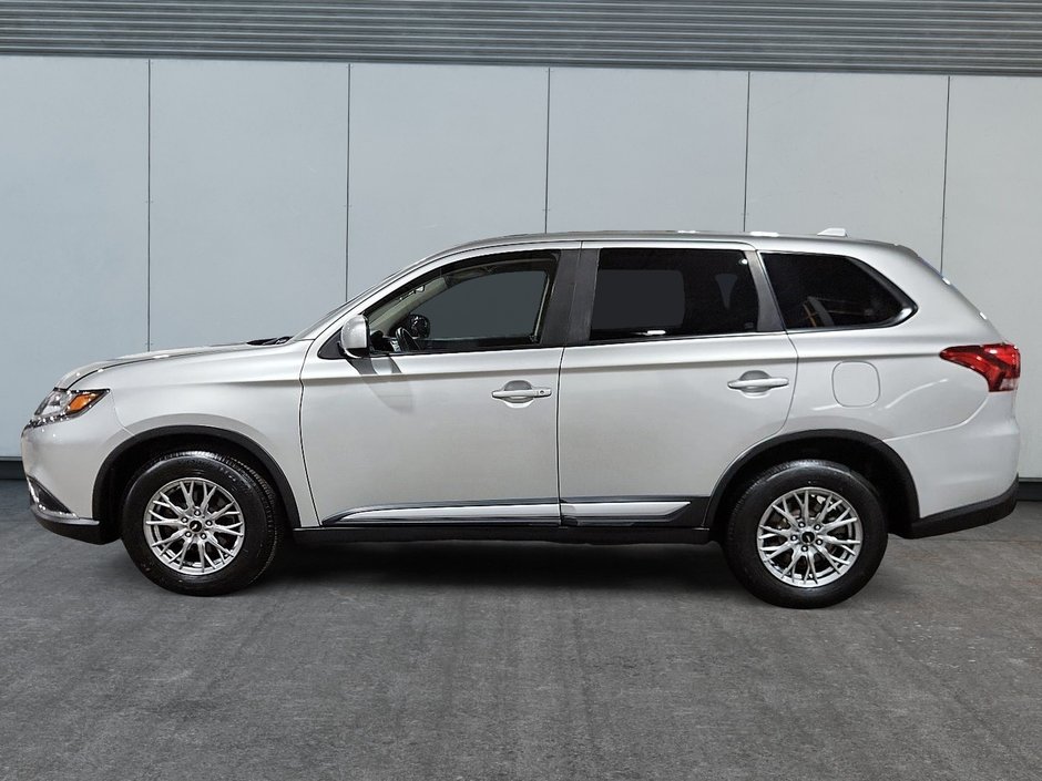 2020 Mitsubishi Outlander ES-4