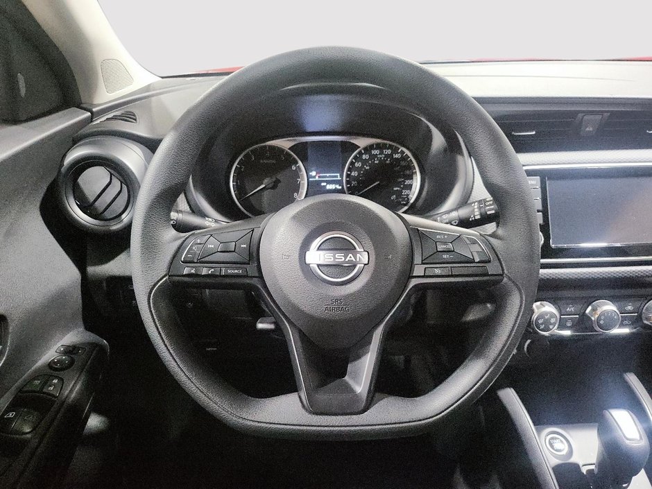 2025 Nissan Kicks Play S-11