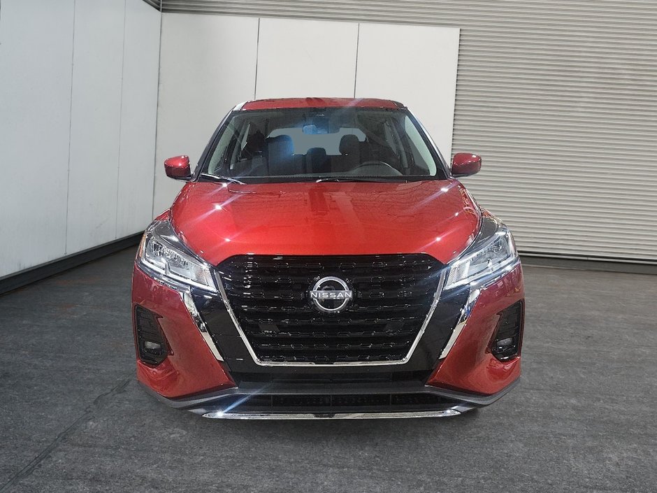 2025 Nissan Kicks Play S-1