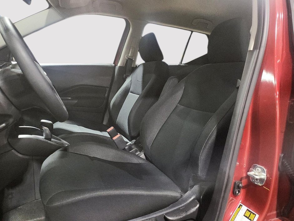 2025 Nissan Kicks Play S-8