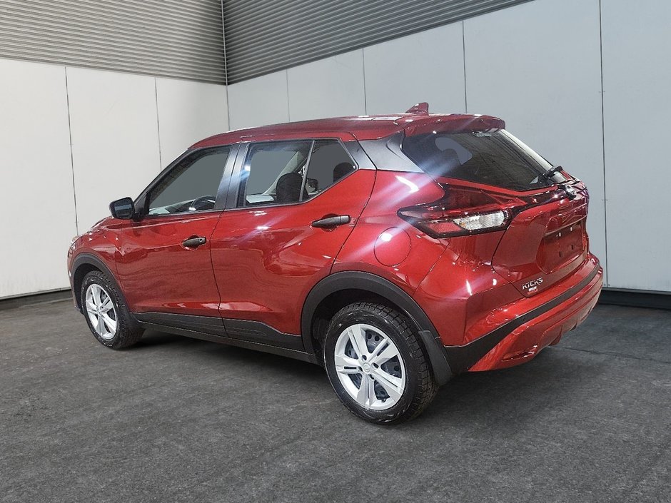 2025 Nissan Kicks Play S-3