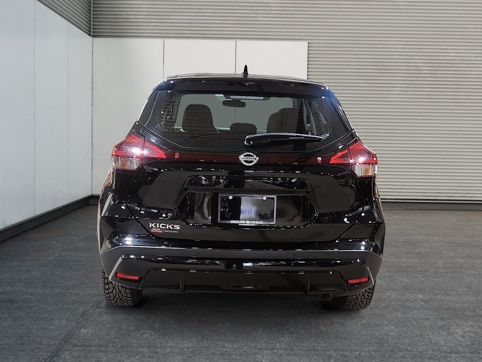 2021 Nissan Kicks S-2