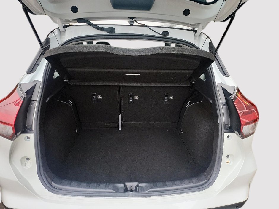 2021 Nissan Kicks SR-5