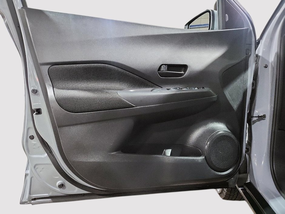 2022 Nissan Kicks S-10