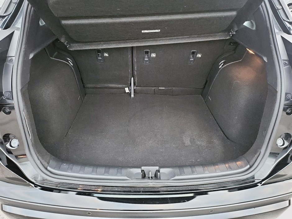 2023 Nissan Kicks SR-5