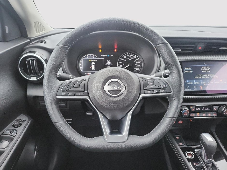 Nissan Kicks SV 2023-12