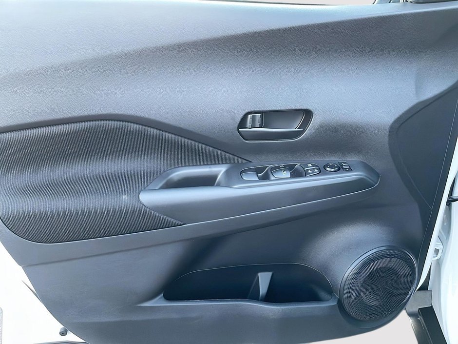 Nissan Kicks S 2024-10