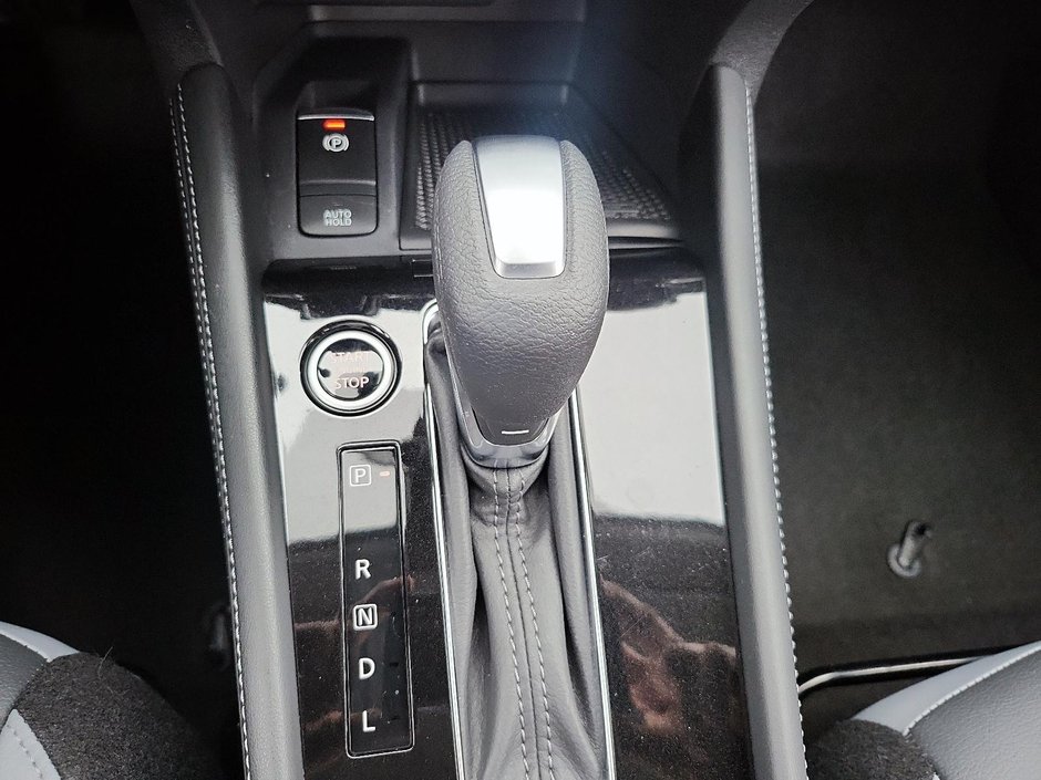 2024 Nissan Kicks SR-14